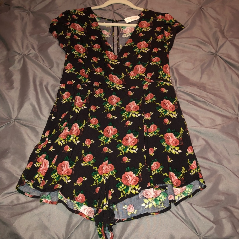 Jessie James decker kittenish romper